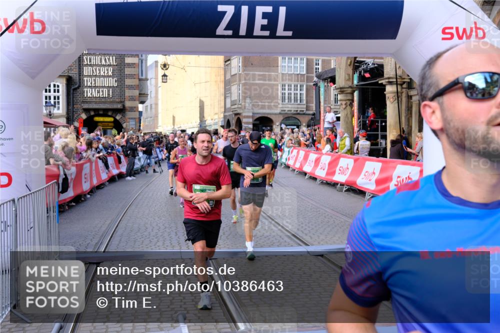 13.09.2026 - 21. swb-Marathon Bremen Tim E. http://msf.ph/oto/10386463 13.09.2026 13:25:39 Ziel 260, 1119, 1436, 1650, 1658, 2046, 3168, 3187, 4294, 4459, 5814, 6113, 6380, 7252, 7306, 7326, 8357, 8695, 8769, 9036, 9299, 9460, 9468, 9563, 13025 meine-sportfotos.de