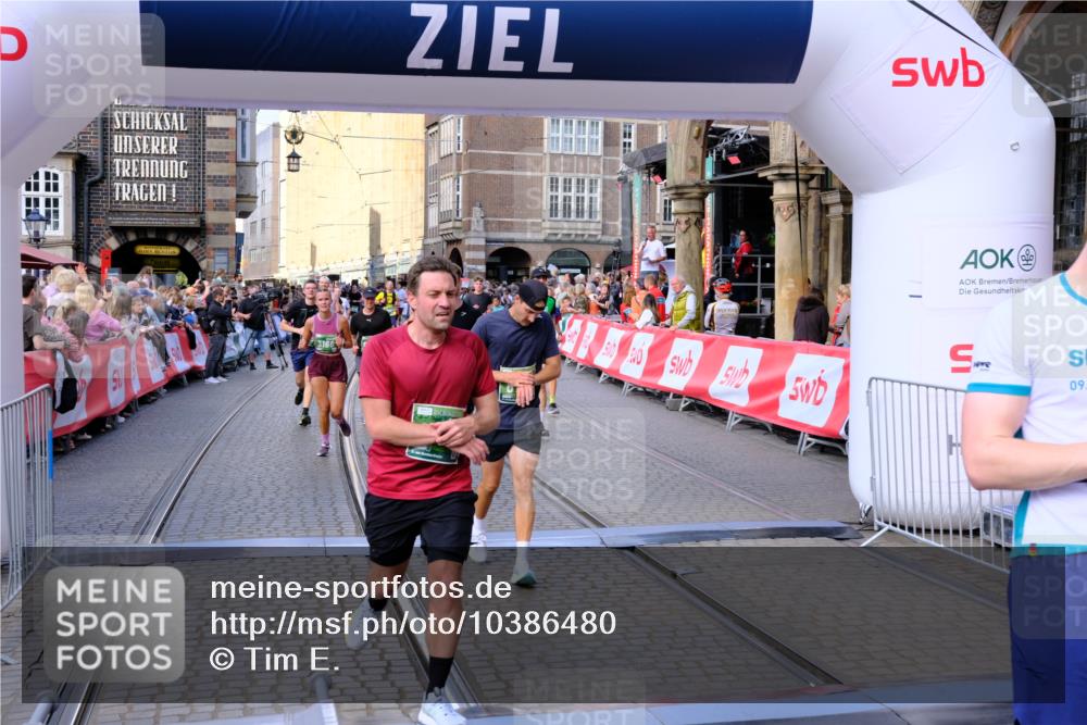 13.09.2026 - 21. swb-Marathon Bremen Tim E. http://msf.ph/oto/10386480 13.09.2026 13:25:39 Ziel 260, 1119, 1436, 1650, 1658, 2046, 3168, 3187, 4294, 4459, 5814, 6113, 6380, 7252, 7306, 7326, 8357, 8695, 8769, 9036, 9299, 9460, 9468, 9563, 13025 meine-sportfotos.de