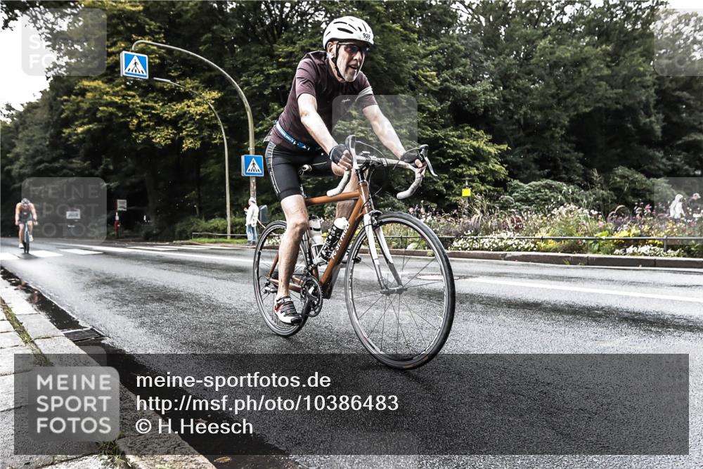 13.09.2026 - Stadtparktriathlon H.Heesch http://msf.ph/oto/10386483 13.09.2026 12:01:06 Radfahren 885, 928 meine-sportfotos.de