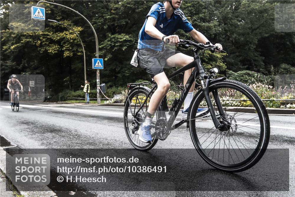 13.09.2026 - Stadtparktriathlon H.Heesch http://msf.ph/oto/10386491 13.09.2026 13:29:12 Radfahren 1517, 1526 meine-sportfotos.de
