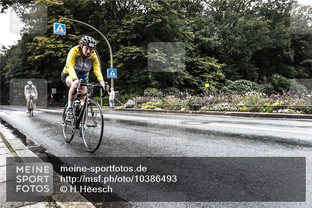 13.09.2026 - Stadtparktriathlon H.Heesch http://msf.ph/oto/10386493 13.09.2026 12:01:14 Radfahren 728, 874, 1050 meine-sportfotos.de
