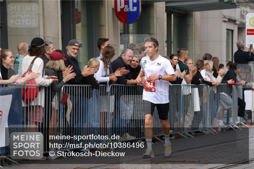 13.09.2026 - 21. swb-Marathon Bremen Strokosch-Dieckow http://msf.ph/oto/10386496 13.09.2026 12:53:43 Ziel 1256, 1629, 5160, 6112, 9399, 9617, 13212, 272, 1089, 1168, 1606, 2352, 3080, 3606 meine-sportfotos.de