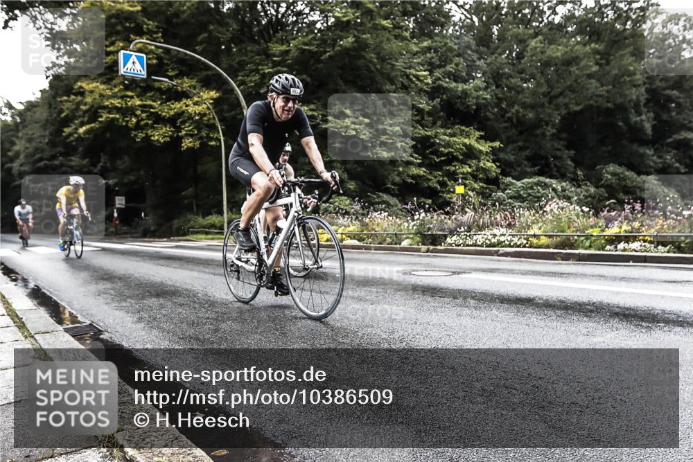 13.09.2026 - Stadtparktriathlon H.Heesch http://msf.ph/oto/10386509 13.09.2026 12:01:23 Radfahren 835, 861, 939, 995, 1027 meine-sportfotos.de