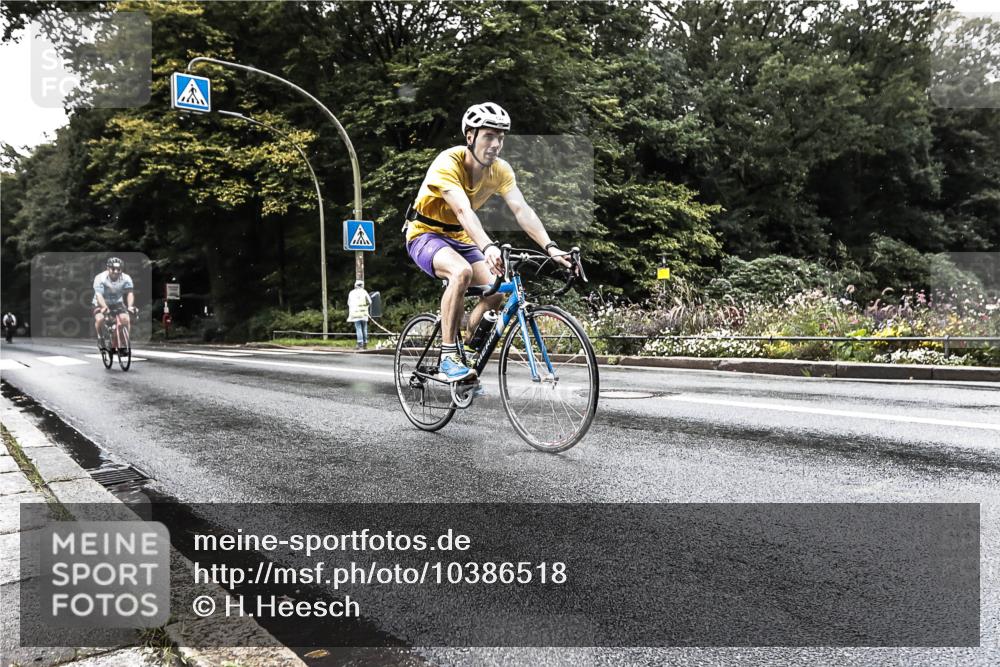 13.09.2026 - Stadtparktriathlon H.Heesch http://msf.ph/oto/10386518 13.09.2026 12:01:24 Radfahren 835, 861, 939, 995, 1027 meine-sportfotos.de