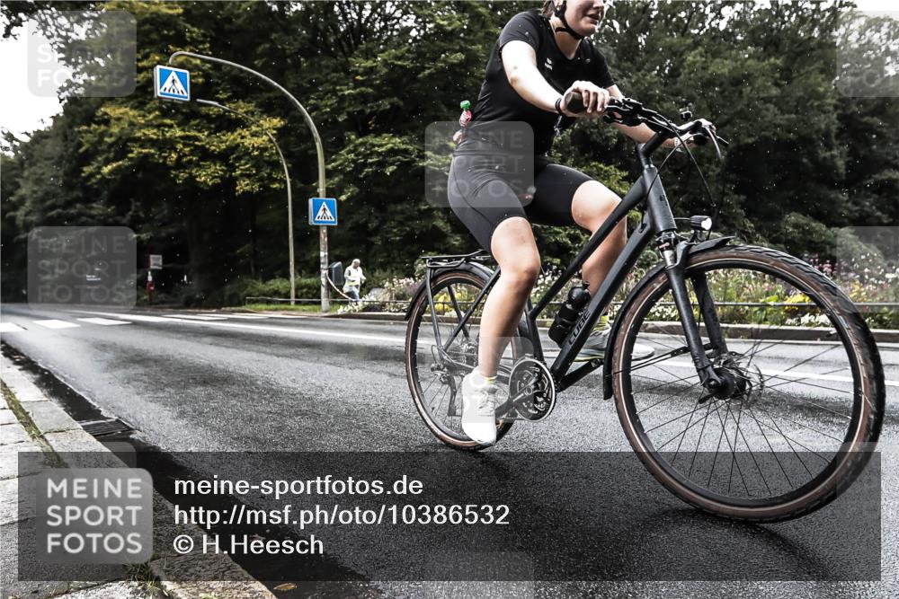 13.09.2026 - Stadtparktriathlon H.Heesch http://msf.ph/oto/10386532 13.09.2026 12:01:30 Radfahren 966, 1017, 1800 meine-sportfotos.de