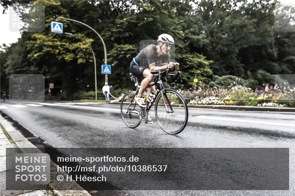 13.09.2026 - Stadtparktriathlon H.Heesch http://msf.ph/oto/10386537 13.09.2026 12:01:45 Radfahren 891, 1039 meine-sportfotos.de