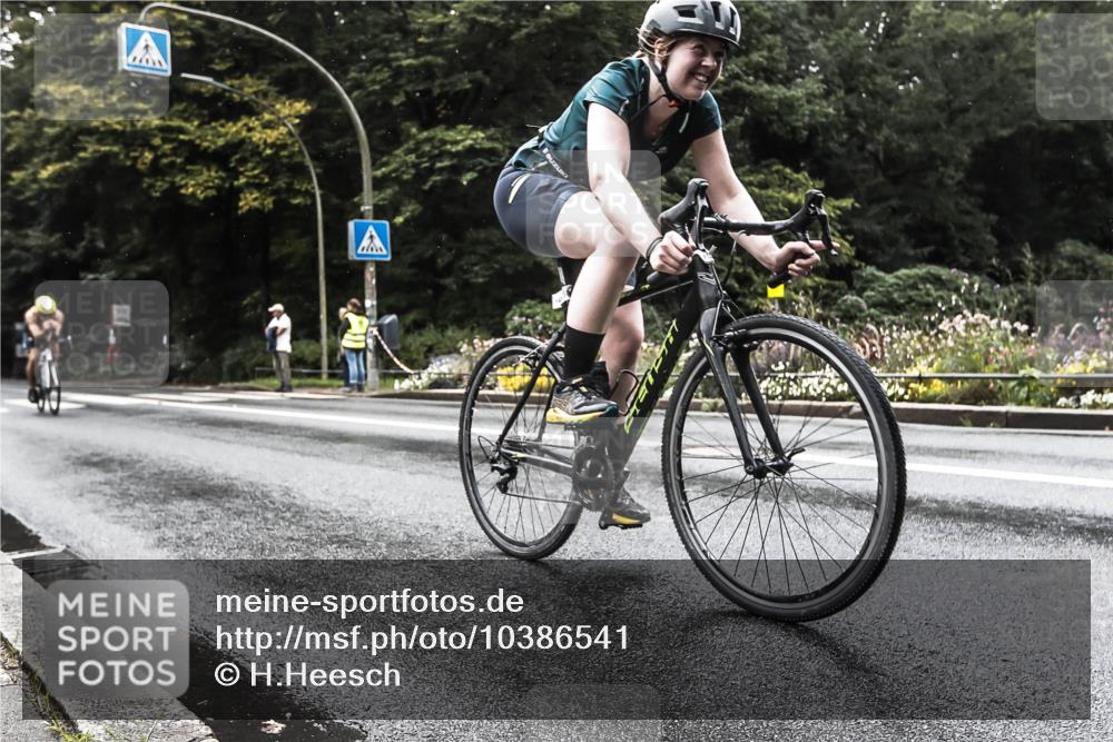 13.09.2026 - Stadtparktriathlon H.Heesch http://msf.ph/oto/10386541 13.09.2026 13:30:04 Radfahren 1391, 1413, 1447 meine-sportfotos.de