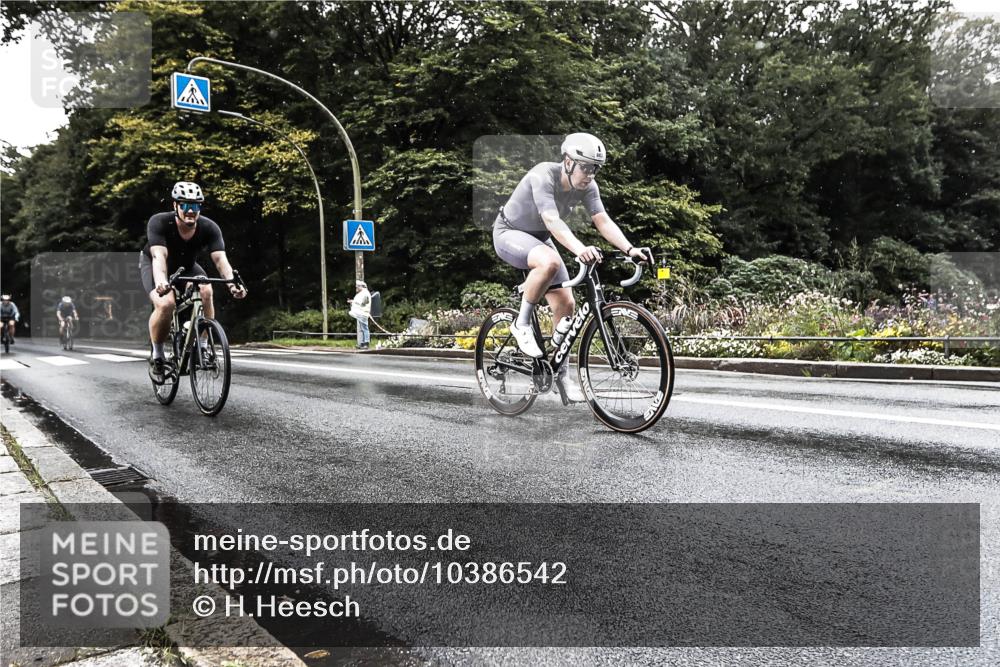 13.09.2026 - Stadtparktriathlon H.Heesch http://msf.ph/oto/10386542 13.09.2026 12:01:50 Radfahren 863, 867, 897, 915, 938 meine-sportfotos.de