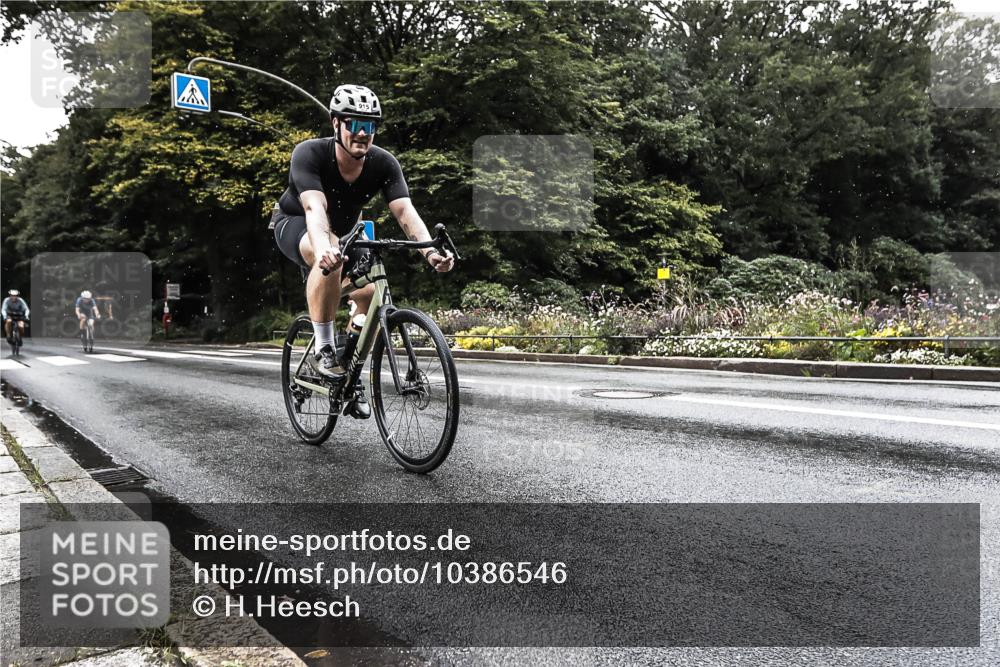 13.09.2026 - Stadtparktriathlon H.Heesch http://msf.ph/oto/10386546 13.09.2026 12:01:50 Radfahren 863, 867, 897, 915, 938 meine-sportfotos.de
