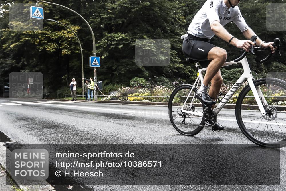 13.09.2026 - Stadtparktriathlon H.Heesch http://msf.ph/oto/10386571 13.09.2026 13:30:36 Radfahren 1310 meine-sportfotos.de