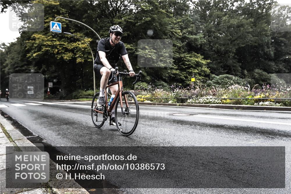13.09.2026 - Stadtparktriathlon H.Heesch http://msf.ph/oto/10386573 13.09.2026 12:02:03 Radfahren 844, 935, 985, 1033, 1062 meine-sportfotos.de