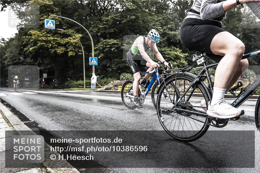 13.09.2026 - Stadtparktriathlon H.Heesch http://msf.ph/oto/10386596 13.09.2026 12:02:14 Radfahren 780, 869, 949, 977 meine-sportfotos.de