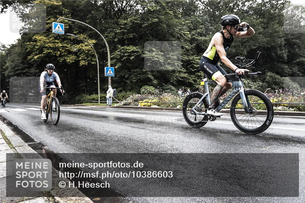13.09.2026 - Stadtparktriathlon H.Heesch http://msf.ph/oto/10386603 13.09.2026 12:02:23 Radfahren 756, 862, 926, 933 meine-sportfotos.de