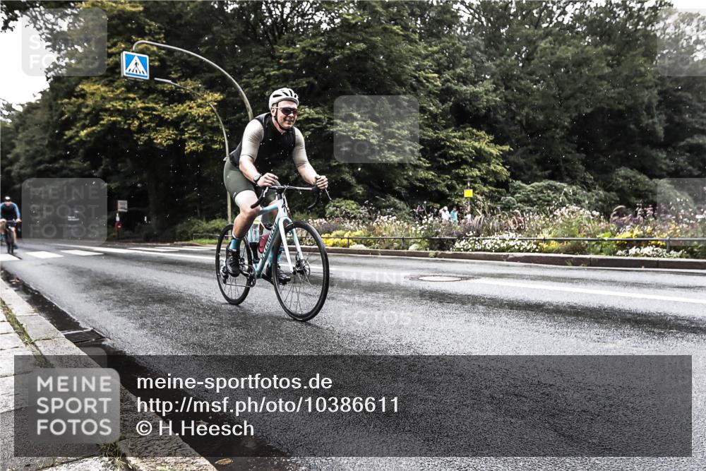 13.09.2026 - Stadtparktriathlon H.Heesch http://msf.ph/oto/10386611 13.09.2026 12:02:26 Radfahren 756, 862, 933, 959, 1016 meine-sportfotos.de