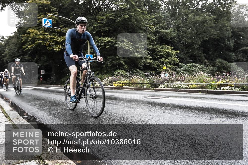 13.09.2026 - Stadtparktriathlon H.Heesch http://msf.ph/oto/10386616 13.09.2026 12:02:28 Radfahren 756, 933, 959, 987, 1016 meine-sportfotos.de