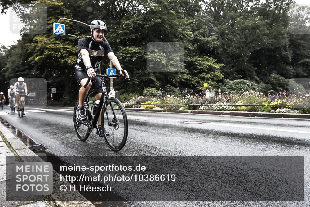 13.09.2026 - Stadtparktriathlon H.Heesch http://msf.ph/oto/10386619 13.09.2026 12:02:29 Radfahren 849, 933, 959, 987, 1016 meine-sportfotos.de