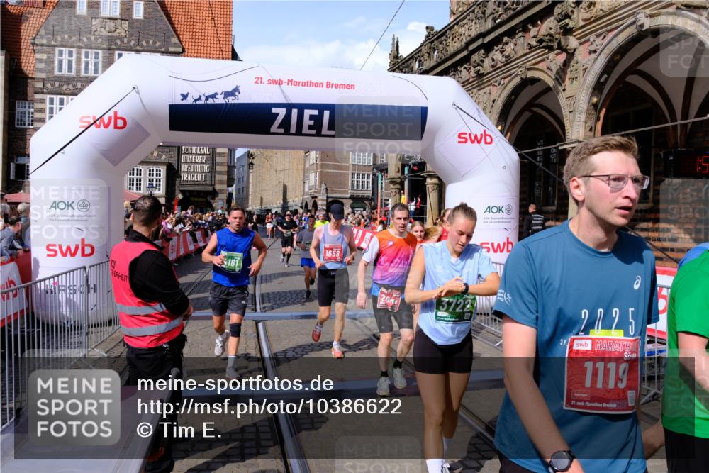 13.09.2026 - 21. swb-Marathon Bremen Tim E. http://msf.ph/oto/10386622 13.09.2026 13:26:10 Ziel 150, 1163, 1458, 1647, 2033, 2062, 2421, 2708, 2781, 2987, 3248, 3516, 3722, 4067, 4161, 4411, 4439, 4476, 4842, 5013, 5139, 5558, 5622, 5701, 6135, 6605, 7638, 7780, 8271, 8361, 8592, 9266, 9794 meine-sportfotos.de