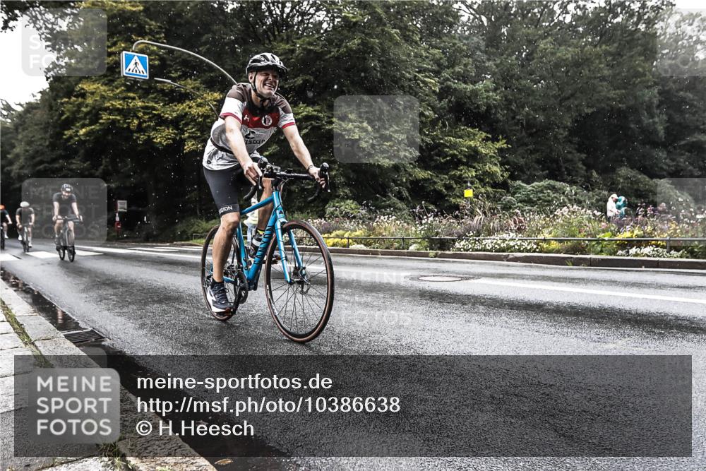 13.09.2026 - Stadtparktriathlon H.Heesch http://msf.ph/oto/10386638 13.09.2026 12:02:36 Radfahren 729, 860, 880, 946, 1029 meine-sportfotos.de