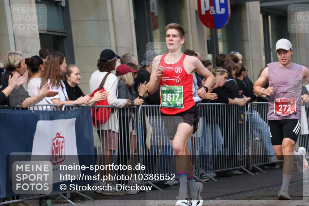 13.09.2026 - 21. swb-Marathon Bremen Strokosch-Dieckow http://msf.ph/oto/10386652 13.09.2026 12:53:56 Ziel 1256, 1629, 6112, 9399, 9617, 272, 1089, 1168, 1606, 5160, 13212 meine-sportfotos.de