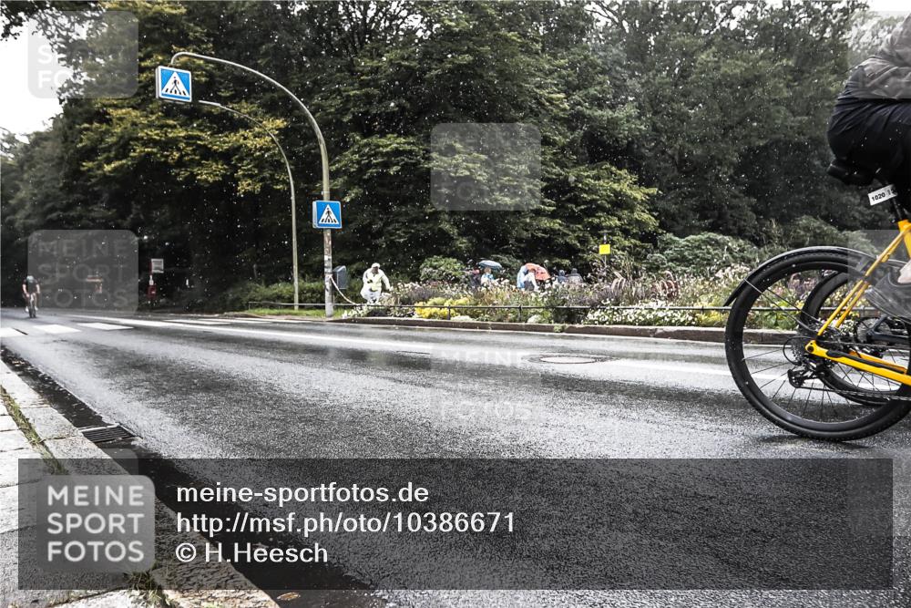 13.09.2026 - Stadtparktriathlon H.Heesch http://msf.ph/oto/10386671 13.09.2026 12:02:49 Radfahren 755, 859, 1020, 1044 meine-sportfotos.de