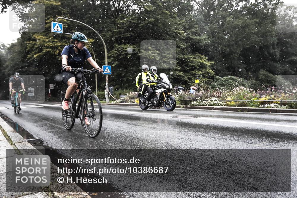 13.09.2026 - Stadtparktriathlon H.Heesch http://msf.ph/oto/10386687 13.09.2026 12:03:02 Radfahren 747, 948, 950, 1059 meine-sportfotos.de