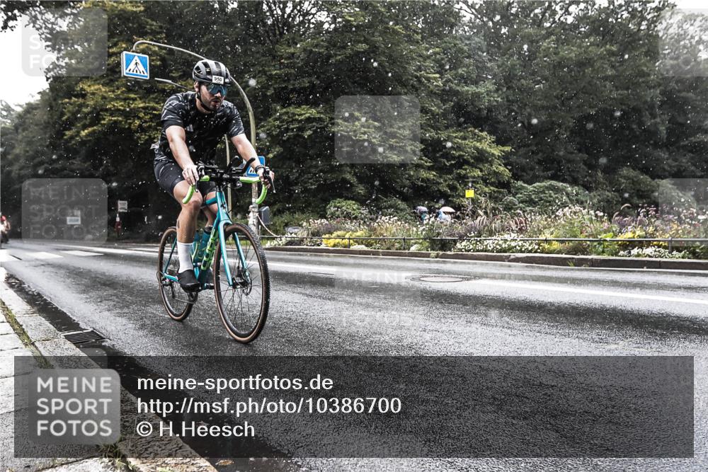 13.09.2026 - Stadtparktriathlon H.Heesch http://msf.ph/oto/10386700 13.09.2026 12:03:03 Radfahren 747, 948, 950 meine-sportfotos.de