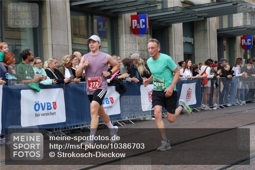 13.09.2026 - 21. swb-Marathon Bremen Strokosch-Dieckow http://msf.ph/oto/10386703 13.09.2026 12:53:58 Ziel 1256, 1629, 6112, 9399, 9617, 272, 1606, 5160, 13212 meine-sportfotos.de