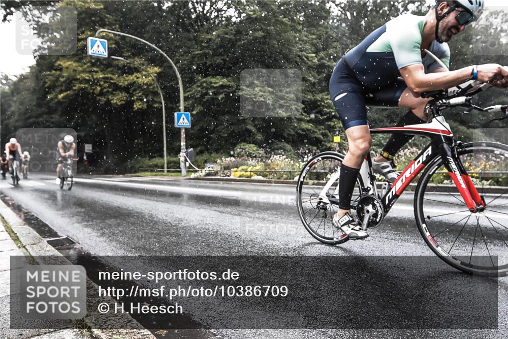 13.09.2026 - Stadtparktriathlon H.Heesch http://msf.ph/oto/10386709 13.09.2026 12:03:14 Radfahren 831, 879, 919, 990, 997 meine-sportfotos.de