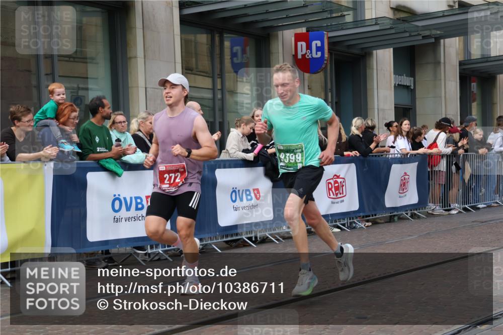 13.09.2026 - 21. swb-Marathon Bremen Strokosch-Dieckow http://msf.ph/oto/10386711 13.09.2026 12:53:59 Ziel 1256, 1629, 6112, 9399, 9617, 272, 1606, 5160, 13212 meine-sportfotos.de