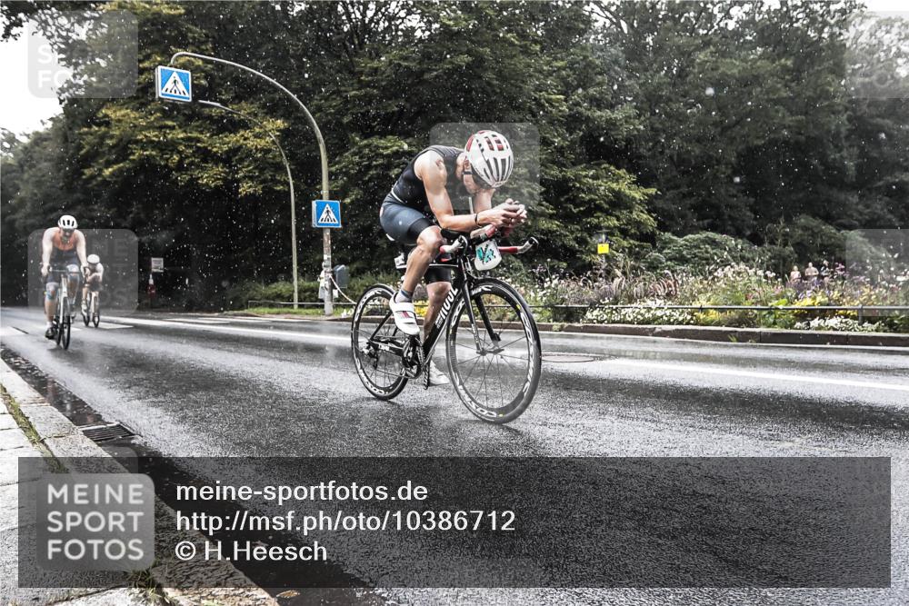 13.09.2026 - Stadtparktriathlon H.Heesch http://msf.ph/oto/10386712 13.09.2026 12:03:14 Radfahren 831, 879, 919, 990, 997 meine-sportfotos.de