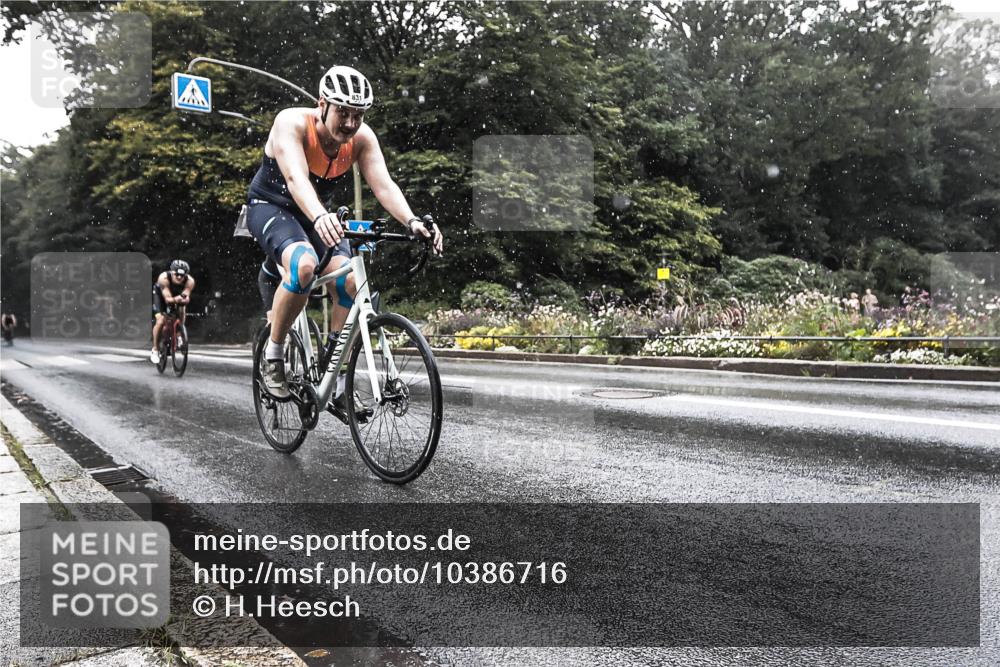 13.09.2026 - Stadtparktriathlon H.Heesch http://msf.ph/oto/10386716 13.09.2026 12:03:15 Radfahren 831, 879, 919, 990, 997 meine-sportfotos.de