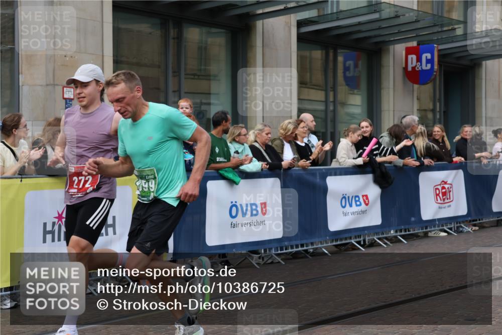 13.09.2026 - 21. swb-Marathon Bremen Strokosch-Dieckow http://msf.ph/oto/10386725 13.09.2026 12:53:59 Ziel 1256, 1629, 6112, 9399, 9617, 272, 1606, 5160, 13212 meine-sportfotos.de