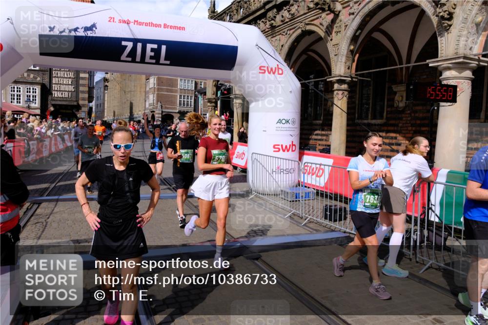 13.09.2026 - 21. swb-Marathon Bremen Tim E. http://msf.ph/oto/10386733 13.09.2026 13:26:20 Ziel 1163, 1647, 1896, 2062, 2666, 2708, 2987, 3248, 3516, 4067, 4476, 4724, 5558, 5701, 5854, 6135, 6605, 6886, 7638, 7780, 8271, 8361, 8592, 8635, 9266, 9794 meine-sportfotos.de
