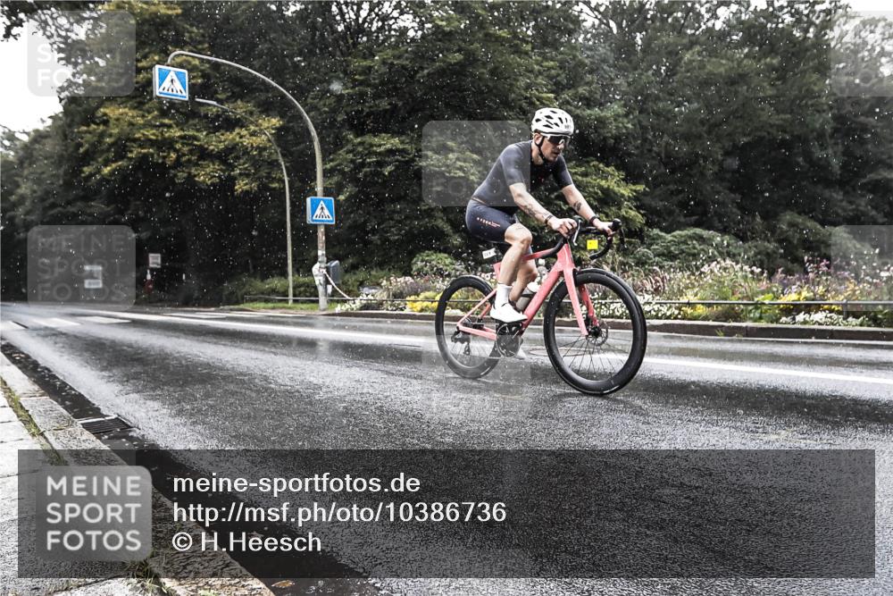 13.09.2026 - Stadtparktriathlon H.Heesch http://msf.ph/oto/10386736 13.09.2026 12:03:30 Radfahren 795, 981, 1056 meine-sportfotos.de