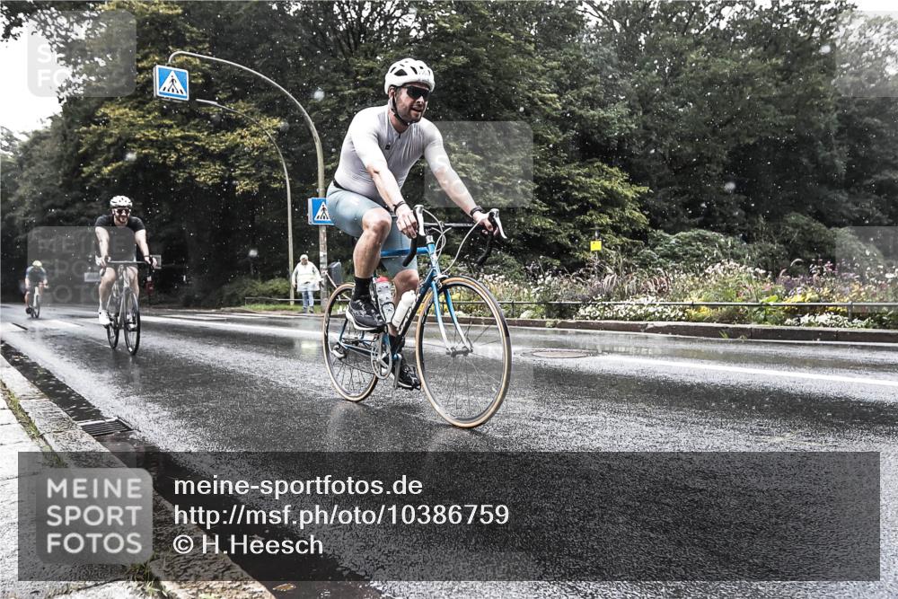 13.09.2026 - Stadtparktriathlon H.Heesch http://msf.ph/oto/10386759 13.09.2026 12:03:53 Radfahren 865, 873, 1008, 1030, 1053 meine-sportfotos.de