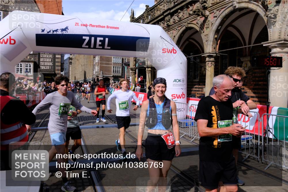 13.09.2026 - 21. swb-Marathon Bremen Tim E. http://msf.ph/oto/10386769 13.09.2026 13:26:23 Ziel 1896, 2062, 2666, 2708, 3248, 3516, 4067, 4476, 4723, 4724, 5558, 5701, 5854, 5906, 6605, 6886, 7638, 8361, 8592, 8635, 9266, 9794 meine-sportfotos.de
