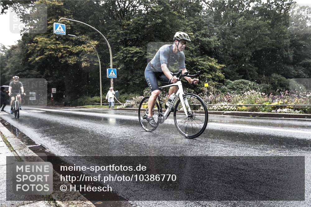 13.09.2026 - Stadtparktriathlon H.Heesch http://msf.ph/oto/10386770 13.09.2026 12:03:55 Radfahren 865, 873, 1008, 1030, 1053 meine-sportfotos.de