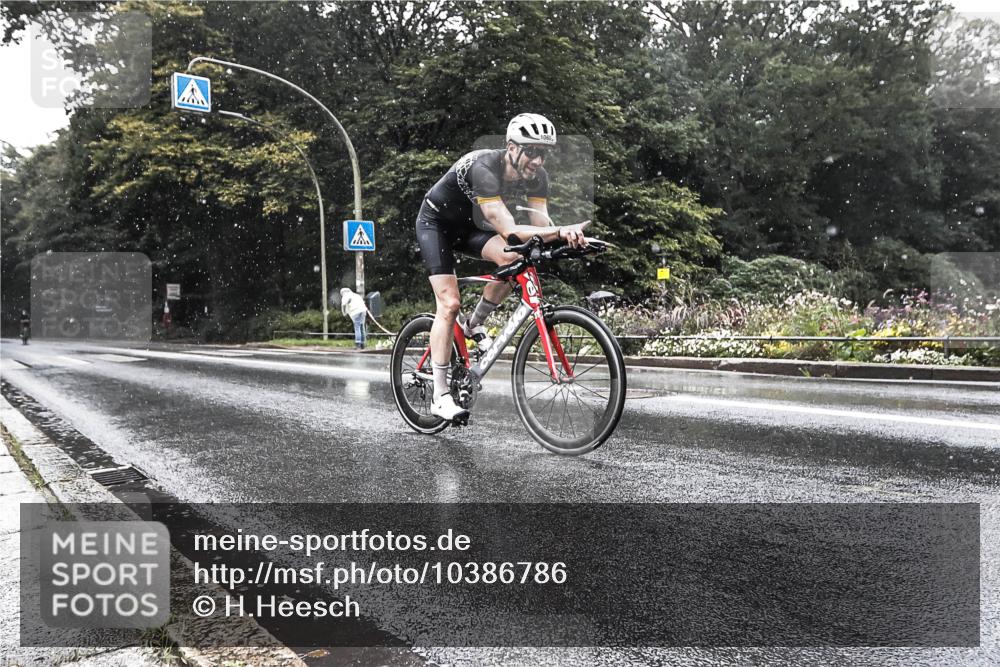 13.09.2026 - Stadtparktriathlon H.Heesch http://msf.ph/oto/10386786 13.09.2026 12:04:05 Radfahren 833, 836, 958, 1060 meine-sportfotos.de