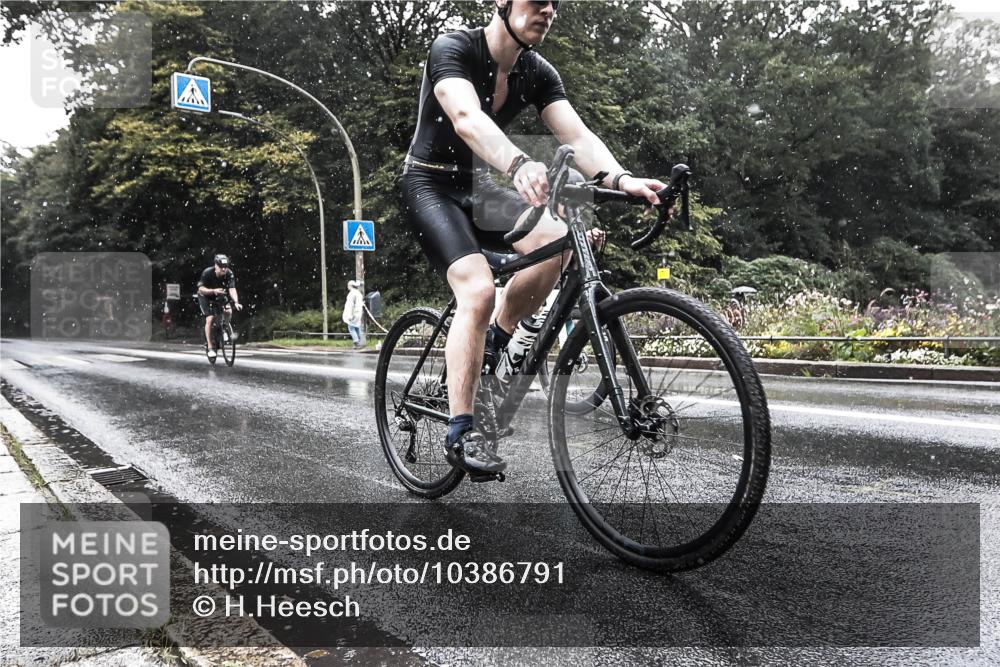 13.09.2026 - Stadtparktriathlon H.Heesch http://msf.ph/oto/10386791 13.09.2026 12:04:09 Radfahren 916, 1004, 1048, 1060 meine-sportfotos.de