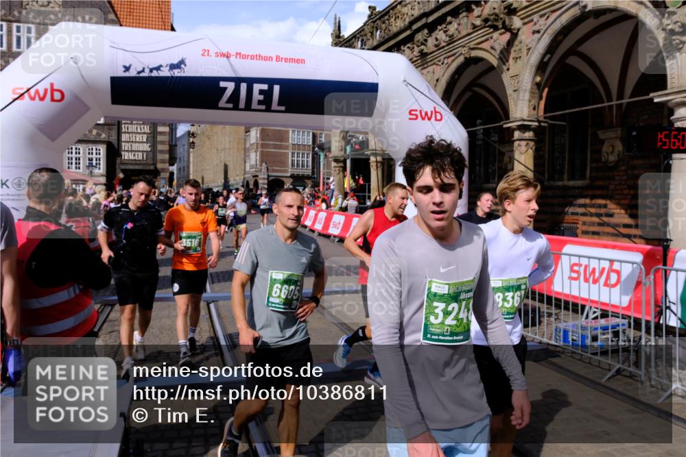 13.09.2026 - 21. swb-Marathon Bremen Tim E. http://msf.ph/oto/10386811 13.09.2026 13:26:25 Ziel 1896, 2062, 2666, 3248, 3516, 4067, 4476, 4723, 4724, 5558, 5701, 5854, 5906, 5934, 6605, 6886, 8361, 8592, 8635, 9266, 9794 meine-sportfotos.de