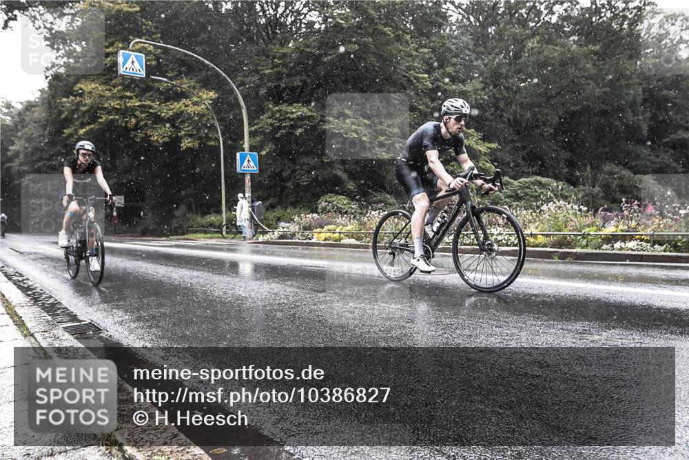 13.09.2026 - Stadtparktriathlon H.Heesch http://msf.ph/oto/10386827 13.09.2026 12:04:28 Radfahren 763, 785, 923, 962, 964, 1036 meine-sportfotos.de