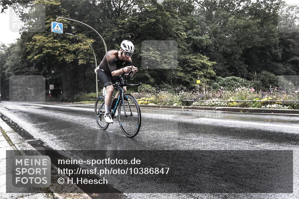 13.09.2026 - Stadtparktriathlon H.Heesch http://msf.ph/oto/10386847 13.09.2026 12:04:36 Radfahren 842, 953, 1047 meine-sportfotos.de