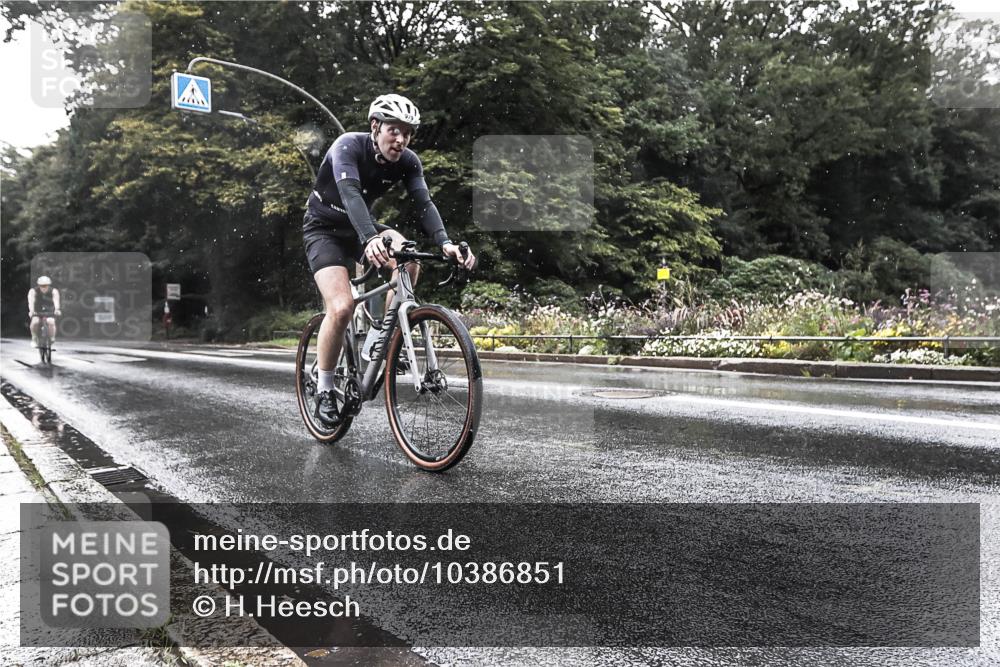 13.09.2026 - Stadtparktriathlon H.Heesch http://msf.ph/oto/10386851 13.09.2026 12:04:51 Radfahren 858, 979 meine-sportfotos.de