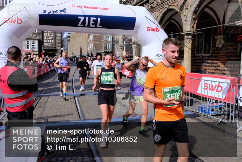 13.09.2026 - 21. swb-Marathon Bremen Tim E. http://msf.ph/oto/10386852 13.09.2026 13:26:29 Ziel 1896, 2434, 2666, 3516, 3983, 4723, 4724, 5558, 5854, 5906, 5934, 6230, 6886, 8361, 8635, 8817, 9266, 9794 meine-sportfotos.de