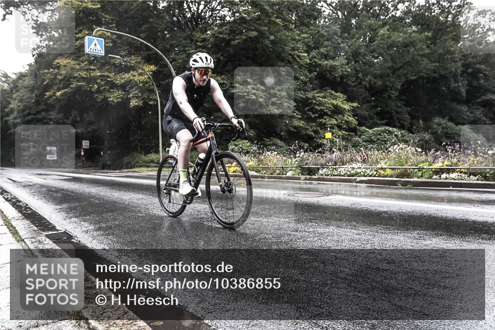 13.09.2026 - Stadtparktriathlon H.Heesch http://msf.ph/oto/10386855 13.09.2026 12:04:52 Radfahren 858, 979 meine-sportfotos.de