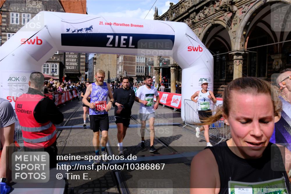 13.09.2026 - 21. swb-Marathon Bremen Tim E. http://msf.ph/oto/10386867 13.09.2026 13:26:30 Ziel 1896, 2434, 2658, 2666, 3516, 3983, 4723, 4724, 5854, 5906, 5934, 6230, 6639, 6886, 8635, 8817, 9266, 9794 meine-sportfotos.de