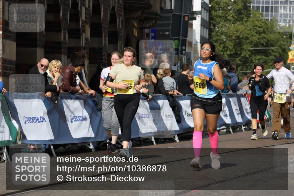 13.09.2026 - 21. swb-Marathon Bremen Strokosch-Dieckow http://msf.ph/oto/10386878 13.09.2026 11:08:26 Ziel 10135, 10139, 10188, 10404, 10493, 10767, 10793, 10851, 10859, 11032, 11044, 11263, 11378, 11404, 11659, 11831, 11833, 11958, 12031, 12066, 12160, 12248, 12325, 12384, 12389, 10229, 10609, 11065, 11678, 11834, 11888, 11968, 12162, 12410, 12516 meine-sportfotos.de