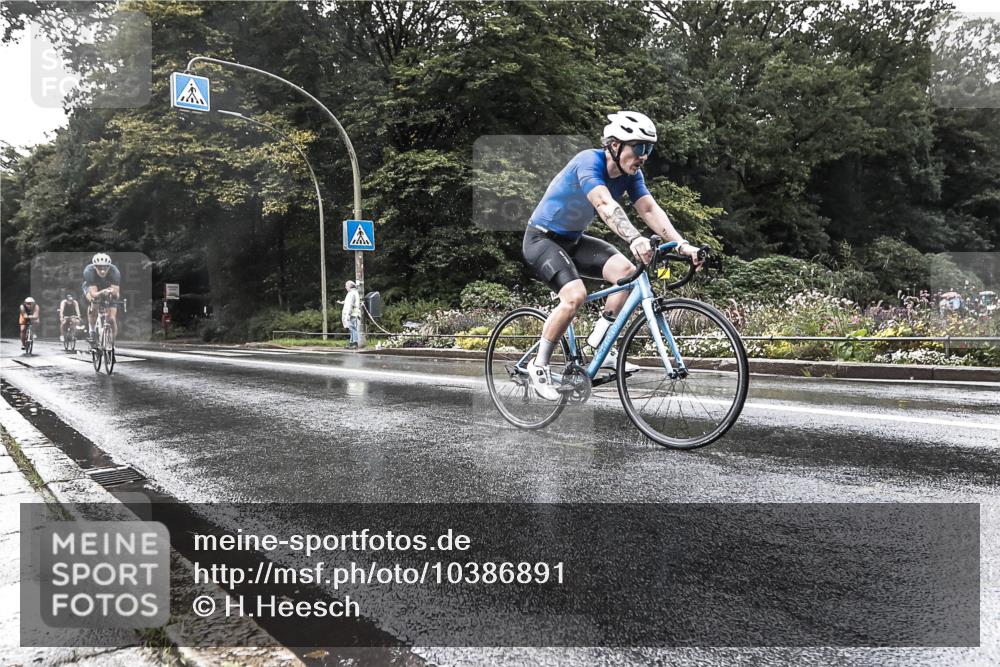13.09.2026 - Stadtparktriathlon H.Heesch http://msf.ph/oto/10386891 13.09.2026 12:05:42 Radfahren 918, 920, 954, 970, 1009, 1037 meine-sportfotos.de