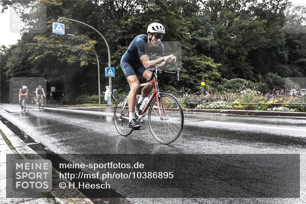 13.09.2026 - Stadtparktriathlon H.Heesch http://msf.ph/oto/10386895 13.09.2026 12:05:43 Radfahren 918, 920, 954, 1009, 1037 meine-sportfotos.de