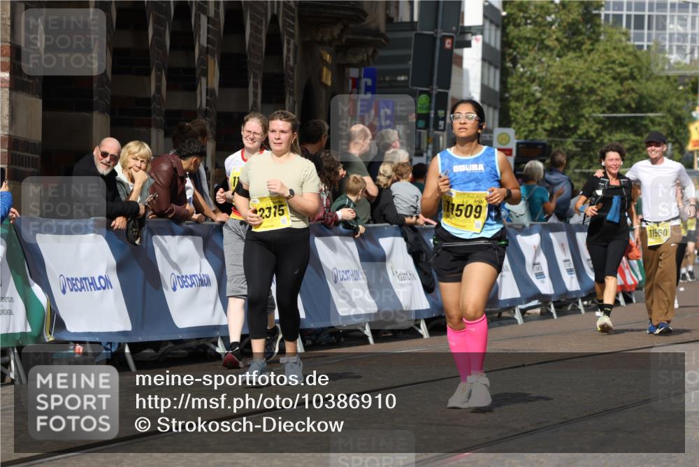 13.09.2026 - 21. swb-Marathon Bremen Strokosch-Dieckow http://msf.ph/oto/10386910 13.09.2026 11:08:27 Ziel 10135, 10139, 10188, 10404, 10493, 10767, 10793, 10851, 10859, 11032, 11044, 11263, 11378, 11404, 11659, 11831, 11833, 11958, 12031, 12066, 12160, 12248, 12325, 12384, 12389, 10229, 10399, 10609, 11065, 11358, 11678, 11834, 11888, 12162, 12516 meine-sportfotos.de